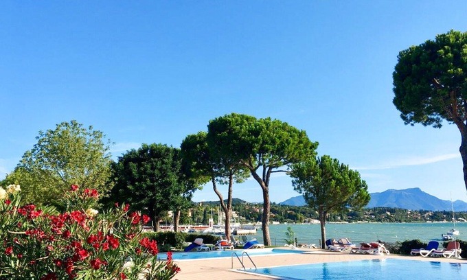 Monte House | Beautiful apartment in villa for 4 guests with WIFI, A/C, pool, TV and terrace