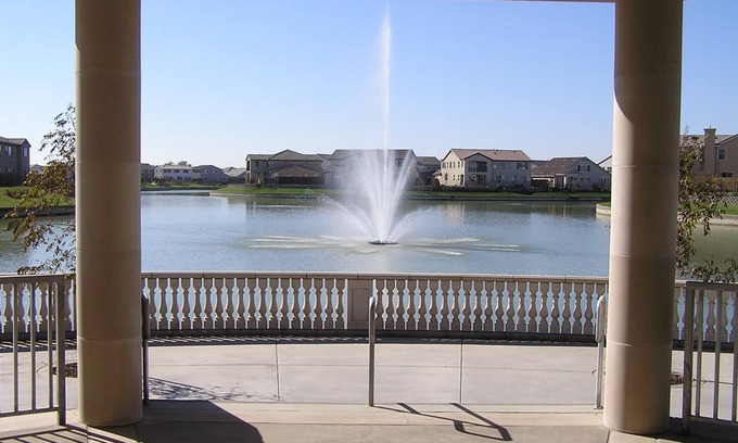 West Sacramento House | Beautiful Lake View