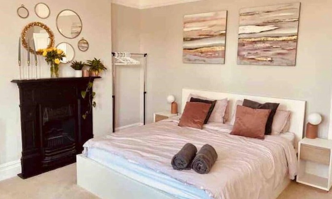 Catford House | Beautiful, large, Edwardian family home and garden