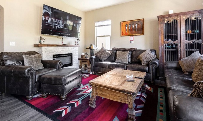 Santa Fe House | Beautiful, Luxurious, Comfortable- The perfect fit for your large group.