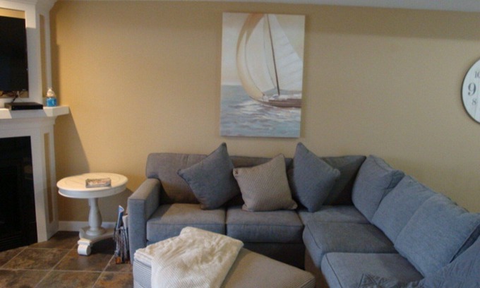 Osage Beach Condo | Beautiful, Luxury Towers Condo For Four or Six! Towers 1108, Pool Side