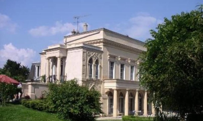 Parmain Apartment | Beautiful mansion in Van-Gogh country