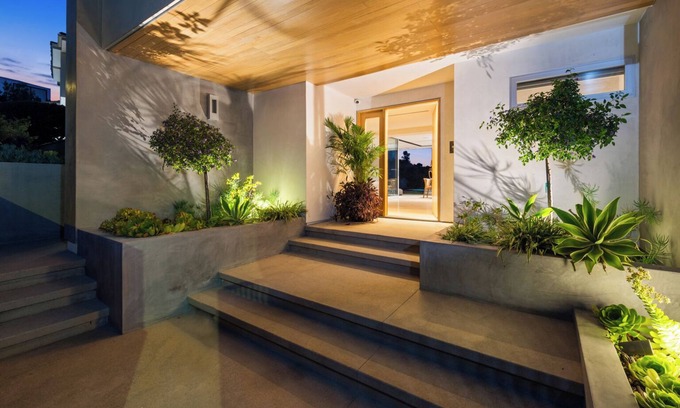 Hollywood Hills West House | Beautiful Mountain View Home with Infinity Pool