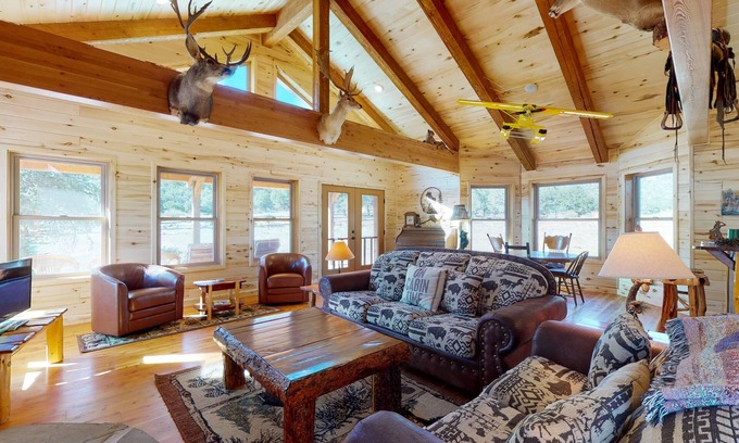South Fork Cabin | Beautiful mountainside home & bunkhouse w/barn, two full kitchens, & free WiFi