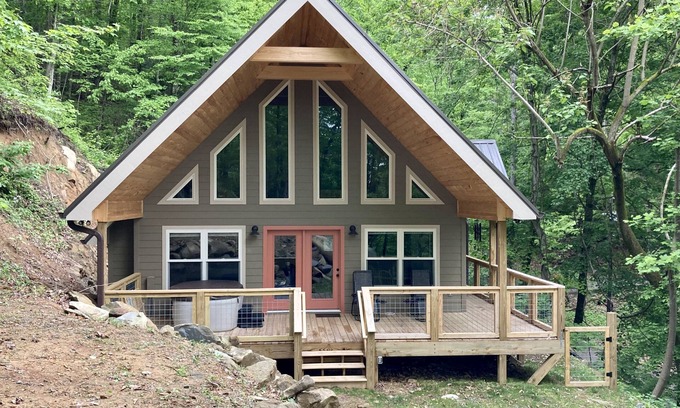 Chalet Village Ski Chalet | Beautiful New Chalet in Gatlinburg with Seasonal Views! 3 Bed/2 Bath!