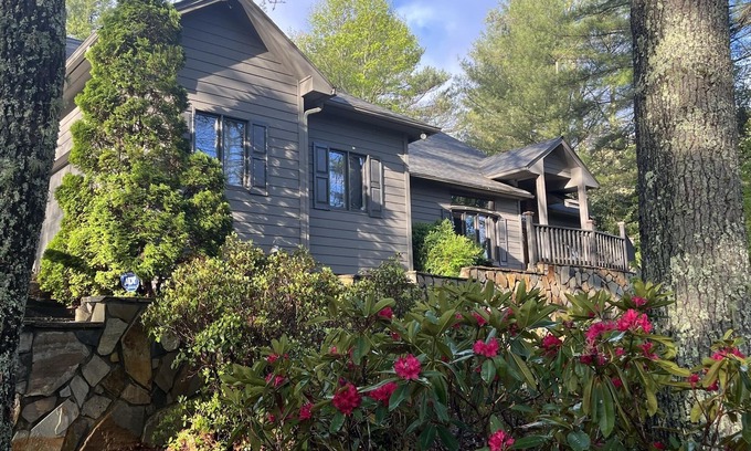 Sapphire House | Beautiful newly renovated home on golf course with Sapphire amenities