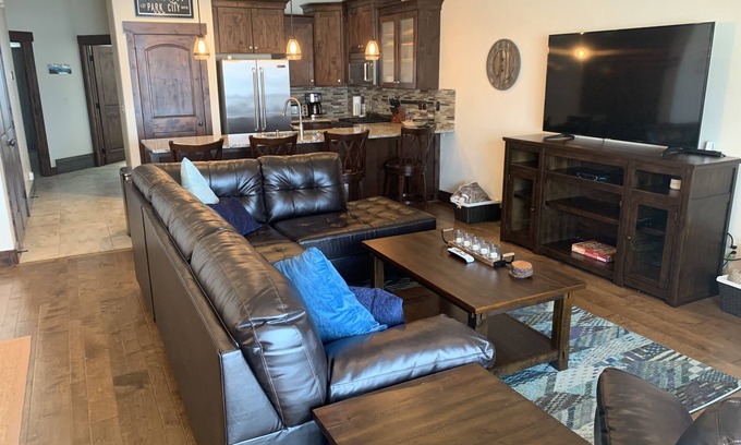 Park City House | Beautiful Park City/Heber Townhome w/Hot Tub - 10min from Resorts