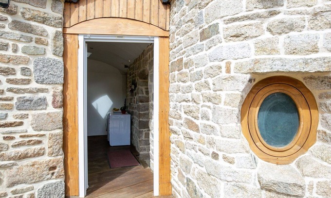 Guisseny House | Beautiful private villa for 4 guests with WIFI, TV and terrace