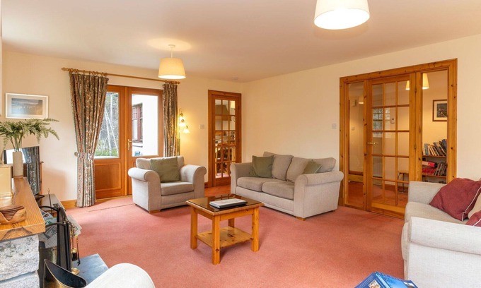 Nethy Bridge Villa | Beautiful private villa for 8 people with WIFI, TV and patio