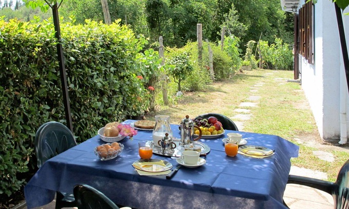 Montignoso House | Beautiful private villa for 5 guests with WIFI, TV and patio