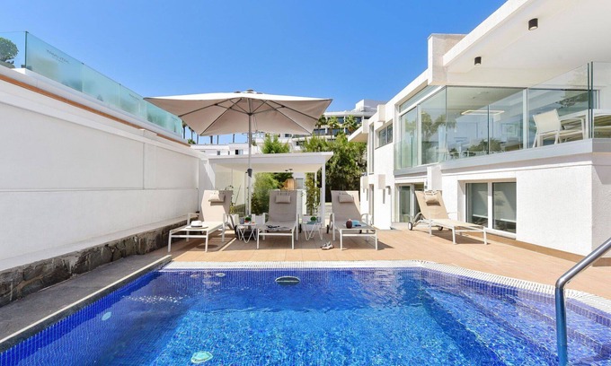 Meloneras House | Beautiful private villa for 8 guests with A/C, private pool, WIFI, TV and patio