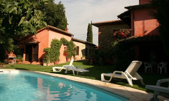 Lucignano Villa | Beautiful private villa for 12 people with private pool, WIFI and TV