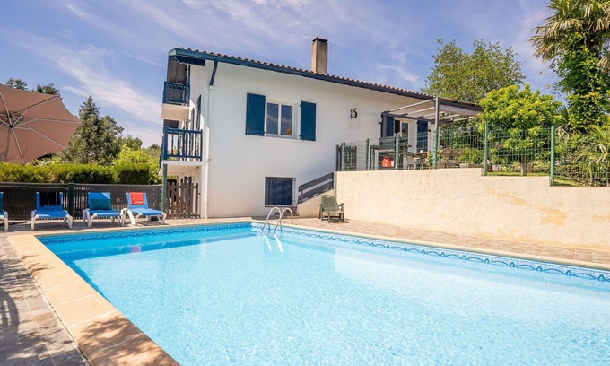 Arcangues House | Beautiful private villa for 8 guests with private pool, WIFI, TV, terrace and pets allowed