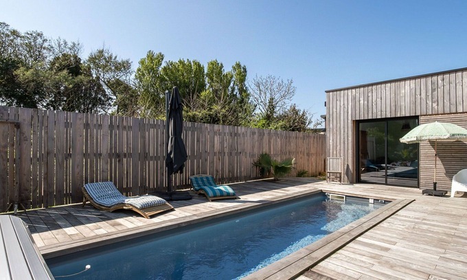 Locquirec House | Beautiful private villa for 6 people with WIFI, private pool, TV, terrace and pets allowed