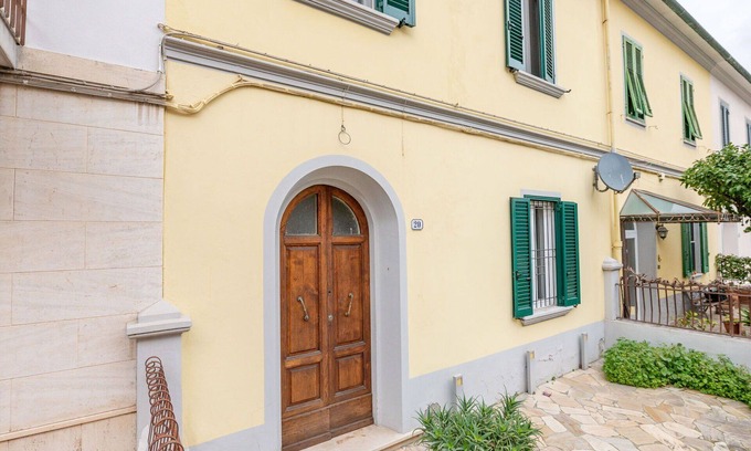 Follonica House | Beautiful private villa for 7 people with WIFI, A/C, TV and patio