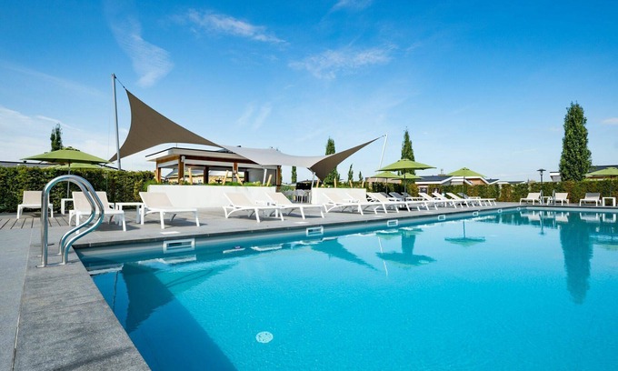 Bemelen House | Beautiful private villa for 6 people with A/C, WIFI, pool, TV, terrace and parking