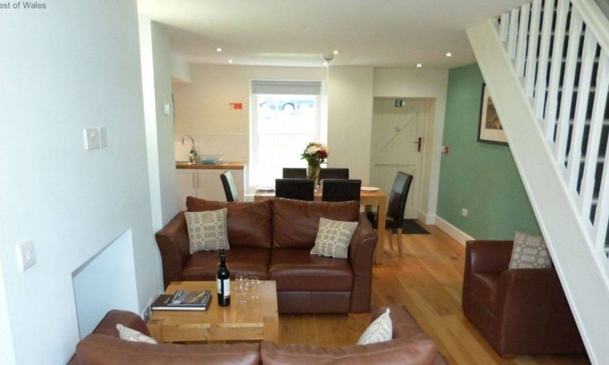 Rhyd-y-clafdy House | Beautiful private villa for 6 guests with WIFI, TV, patio, panoramic view and parking