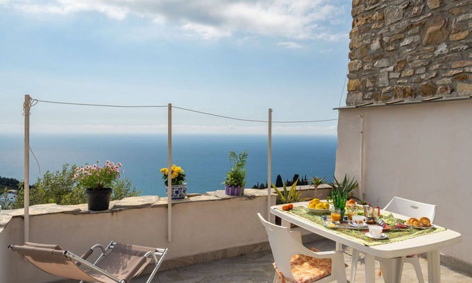 Cipressa House | Beautiful private villa for 4 guests with A/C, WIFI, TV and terrace