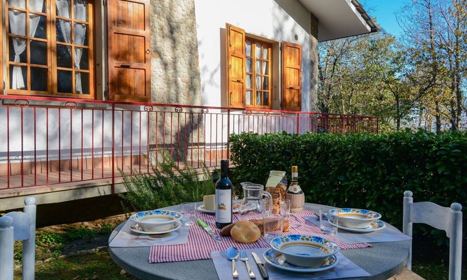 Macchino House | Beautiful private villa for 8 guests with WIFI, TV, patio and pets allowed