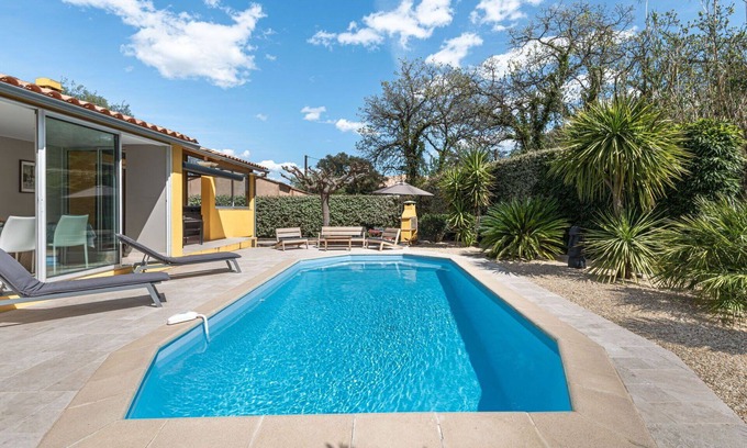 Cogolin House | Beautiful private villa for 4 guests with A/C, WIFI, private pool, TV, terrace and pets allowed