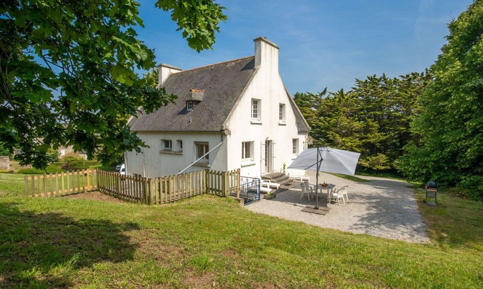 Treflez House | Beautiful private villa for 6 people with TV, terrace and parking