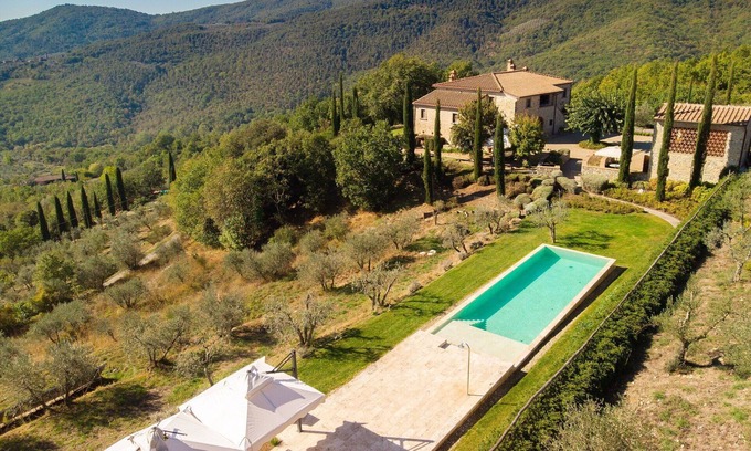Bucine Villa | Beautiful private villa for 12 guests with WIFI, private pool, A/C, TV, patio and panoramic view