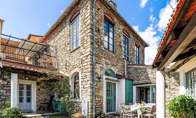 Dolcedo Villa | Beautiful private villa for 7 people with WIFI, pets allowed and panoramic view