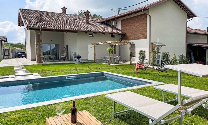 Novello House | Beautiful private villa for 10 guests with WIFI, A/C, private pool, terrace and panoramic view