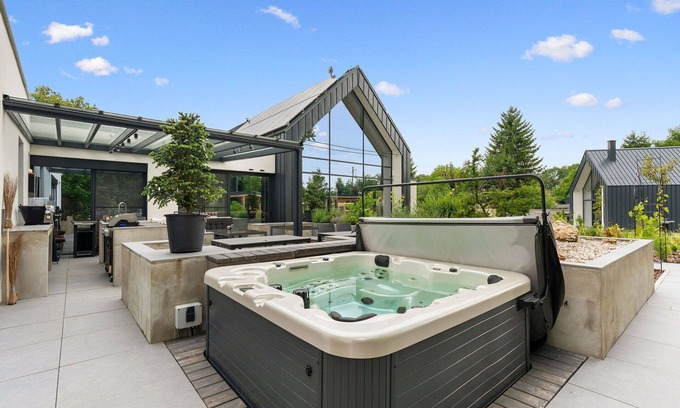 Dolni Laz House | Beautiful private villa for 10 guests with WIFI, hot tub, TV, terrace, pets allowed and parking
