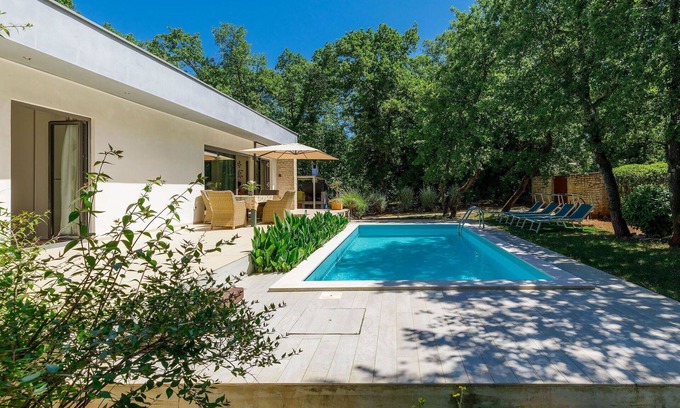 Babici House | Beautiful private villa for 4 people with WIFI, A/C, private pool, TV, terrace and pets allowed