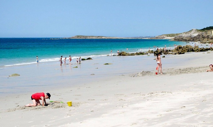 Saint-Mathieu House | Beautiful private villa for 4 guests with WIFI, TV, terrace, pets allowed and parking