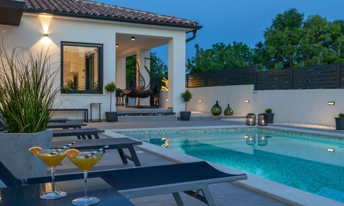 Filipana House | Beautiful private villa for 6 guests with private pool, WIFI, A/C, TV and terrace