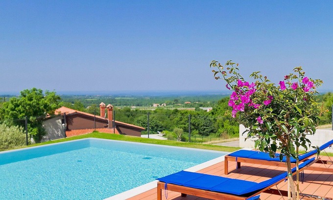 Farini Villa | Beautiful private villa for 8 guests with private pool, A/C, WIFI, TV, patio and panoramic view