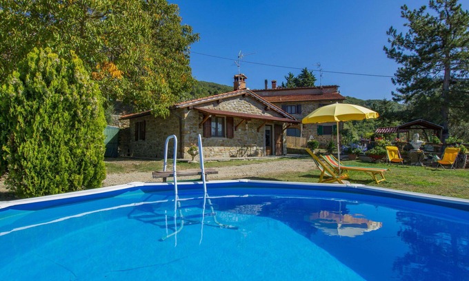 Dicomano House | Beautiful private villa for 5 guests with WIFI, hot tub, private pool, TV, patio and pets allowed