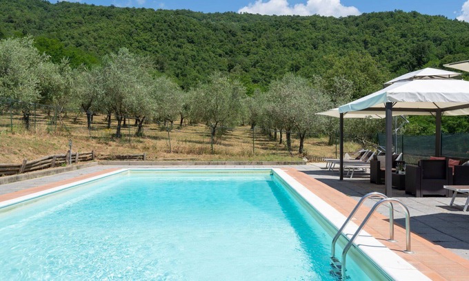 Londa Villa | Beautiful private villa for 10 guests with private pool, WIFI, TV, patio and pets allowed