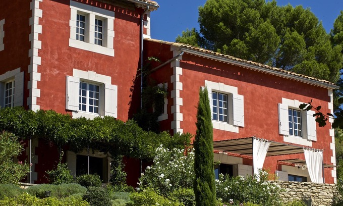 Roussillon Other | Beautiful Provencal property in the Luberon in the massive Ochre