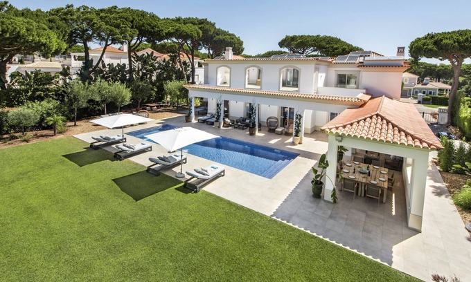 Quinta do Lago Villa | Beautiful Quinta do Lago Villa | 5 Bedrooms | Villa Lauron | Private Pool