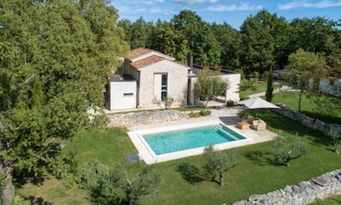 Sveti Petar u Sumi Villa | Beautiful restored farmhouse with private pool and gardens