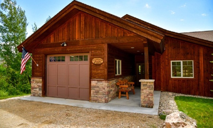 Grand Lake Cabin | Beautiful ranch home in Grand Lake. Cozy, clean, with great mountain/lake views.