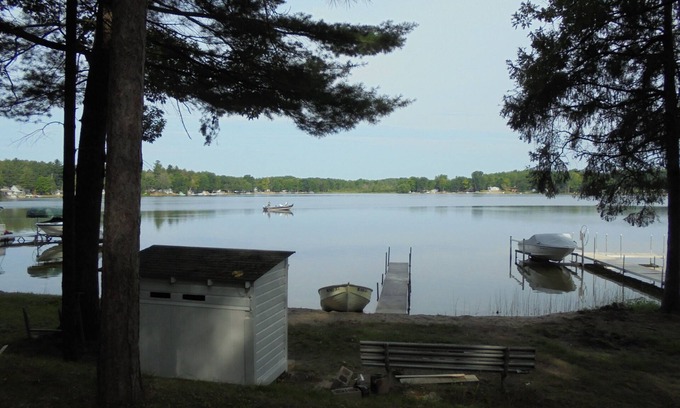 Mecosta Cottage | Beautiful, recently renovated cottage on all-sports Pretty Lake in Mecosta, MI.