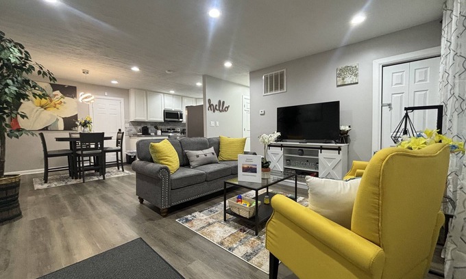 Columbus House | Beautiful renovated ranch in Columbus