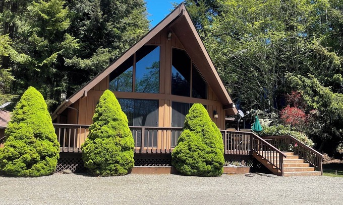 Lakeside House | Beautiful Road Access House with dock