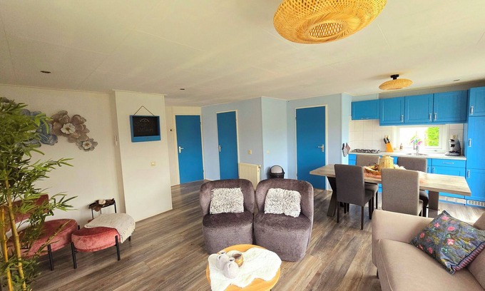 Sint-Annaland Ski Chalet | Beautiful setting on the water and 100 meters from the beach!