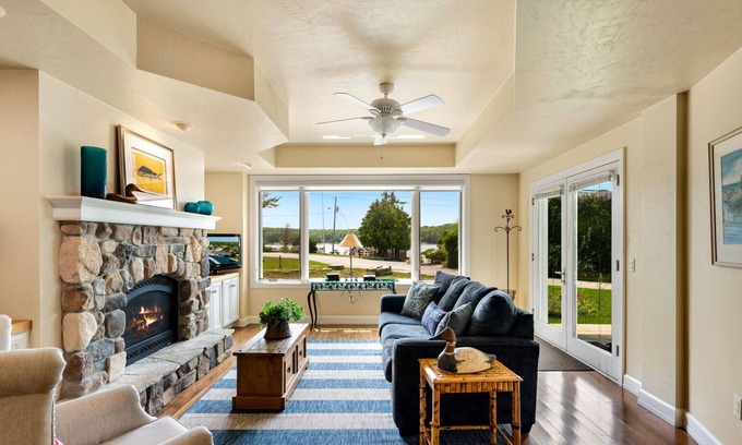 Gills Rock Condo | Beautiful Shoreline Condominium