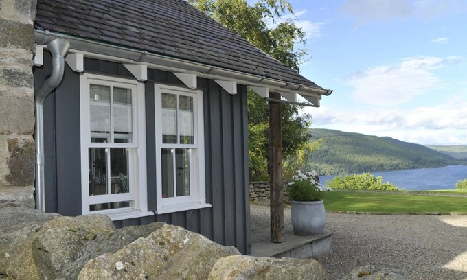 Loch Tay House | Beautiful Sky Cottage overlooking Loch Tay