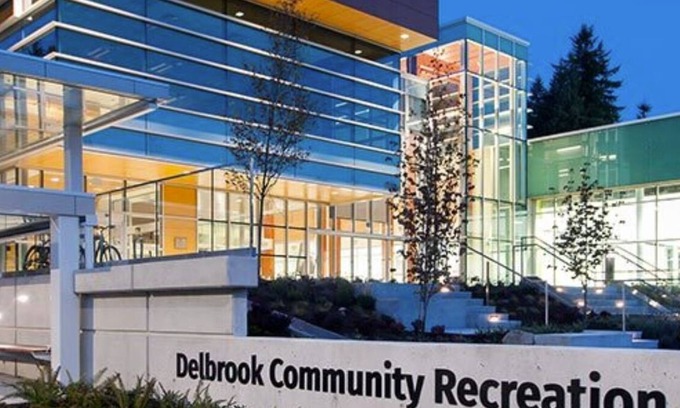 Upper Lonsdale House | Beautiful spacious 2-bedroom ground level suite