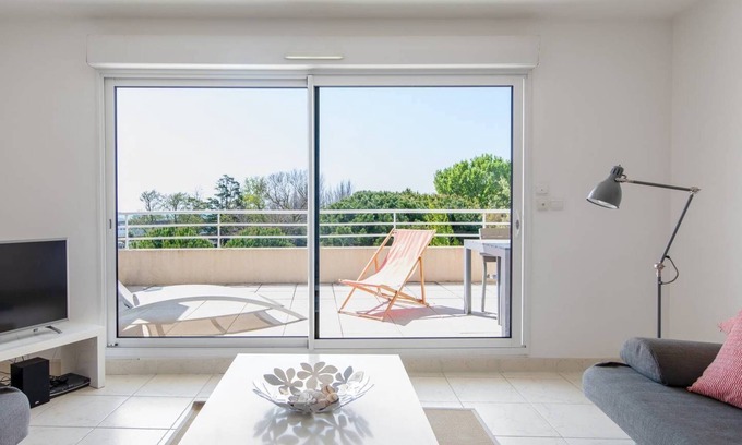 Le Couchant Apartment | Beautiful spacious and modern apartment with sea view, classified 4 stars Ref. LGM62HTH