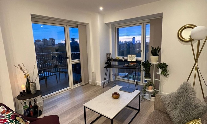 Docklands Apartment | Beautiful Spacious apartment by Excel & Custom House