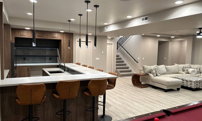 South Jordan House | Beautiful, spacious, modern 5-bedroom 5+ bathrooms. All the amenities, must see.