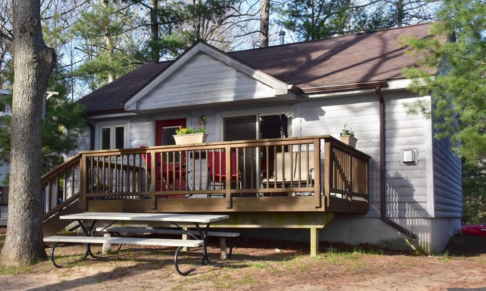 Mayfield Cabin | Beautiful Spider Lake Waterfront Cabin Rental